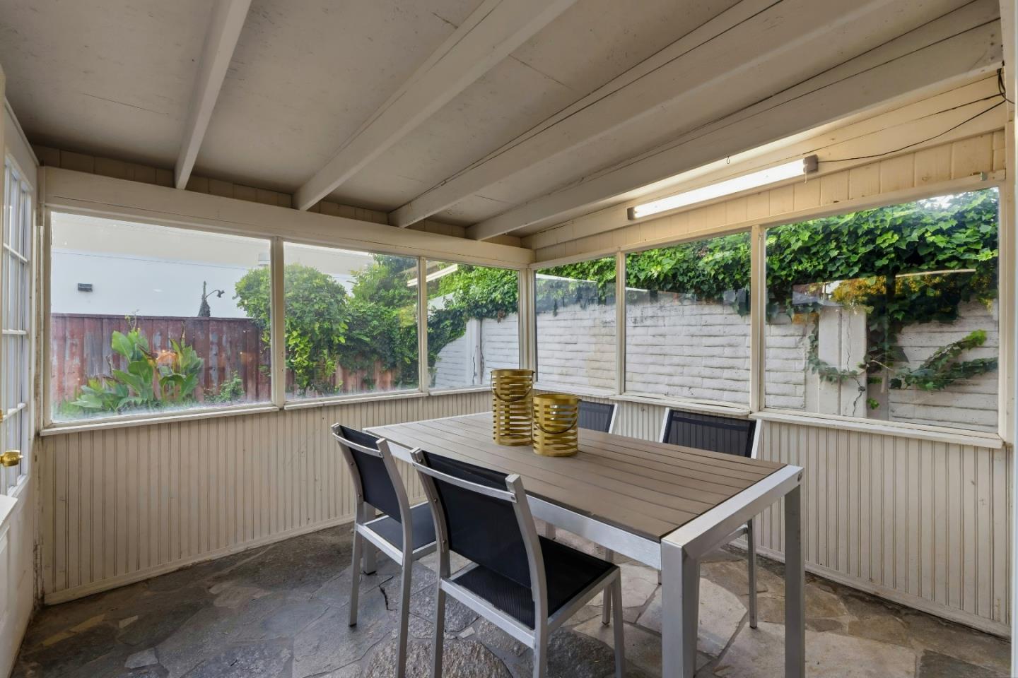 Detail Gallery Image 14 of 48 For 658 Albanese Cir, San Jose,  CA 95111 - 4 Beds | 2 Baths