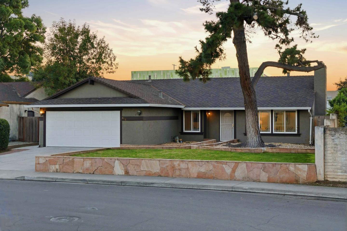 Detail Gallery Image 39 of 48 For 658 Albanese Cir, San Jose,  CA 95111 - 4 Beds | 2 Baths