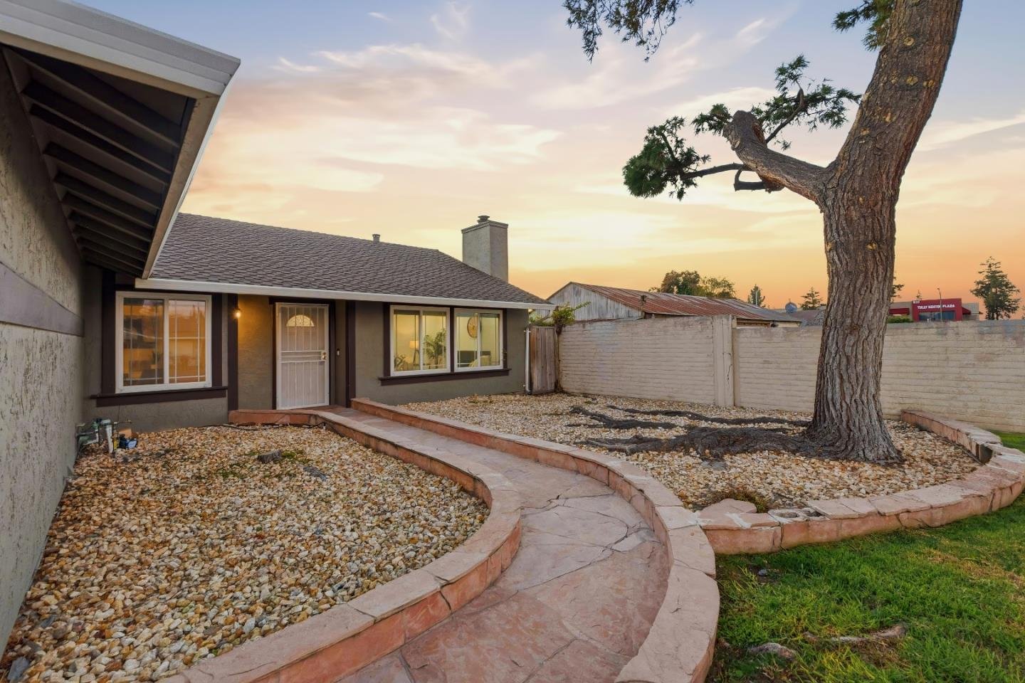 Detail Gallery Image 40 of 48 For 658 Albanese Cir, San Jose,  CA 95111 - 4 Beds | 2 Baths