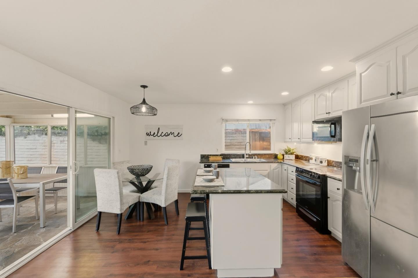 Detail Gallery Image 6 of 48 For 658 Albanese Cir, San Jose,  CA 95111 - 4 Beds | 2 Baths