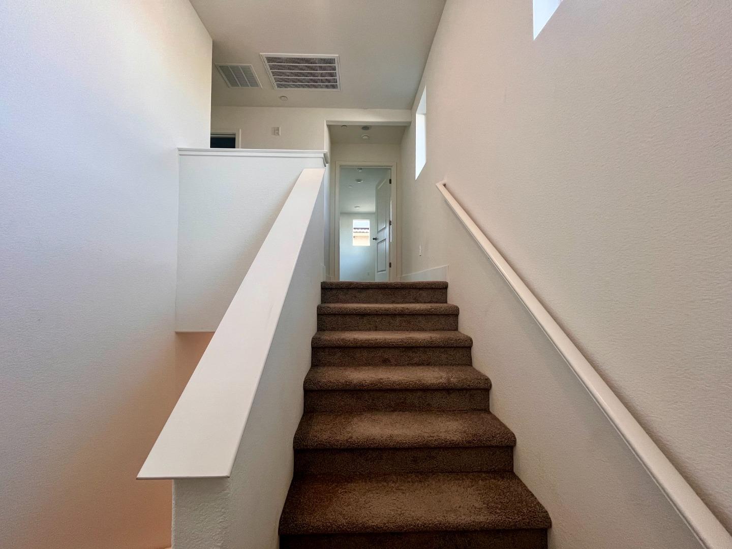 Detail Gallery Image 7 of 18 For 24704 Manzanita St, Hayward,  CA 94545 - 3 Beds | 2/1 Baths