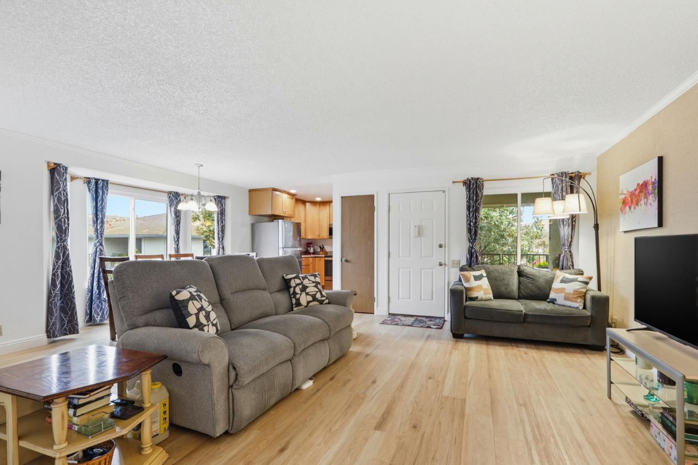 Detail Gallery Image 4 of 25 For 3216 Kenhill Dr, San Jose,  CA 95111 - 1 Beds | 1 Baths