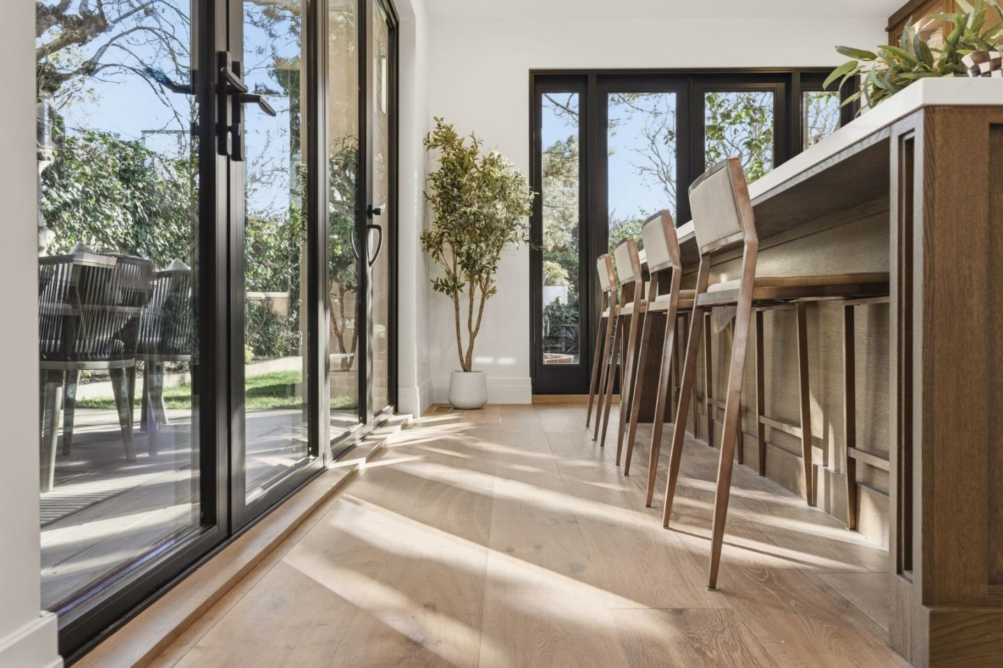 Detail Gallery Image 13 of 33 For 3761 21st St, San Francisco,  CA 94114 - 4 Beds | 3/1 Baths