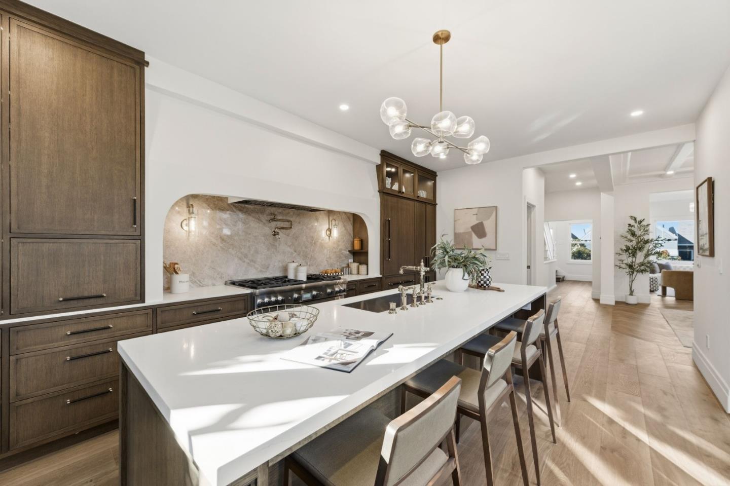 Detail Gallery Image 14 of 33 For 3761 21st St, San Francisco,  CA 94114 - 4 Beds | 3/1 Baths