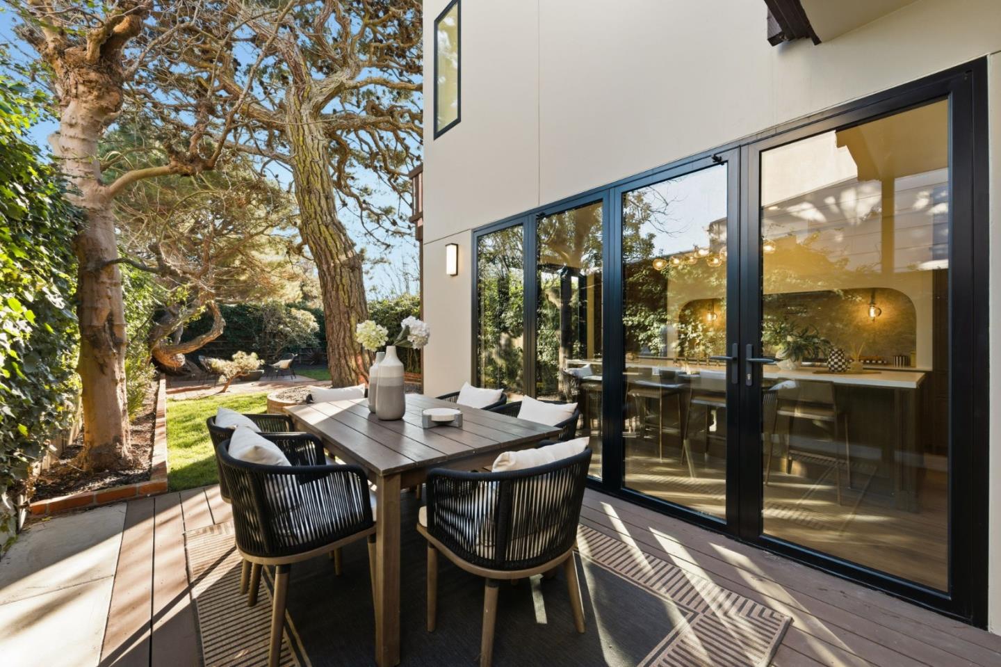 Detail Gallery Image 16 of 33 For 3761 21st St, San Francisco,  CA 94114 - 4 Beds | 3/1 Baths