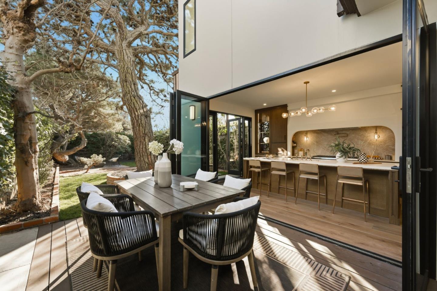 Detail Gallery Image 17 of 33 For 3761 21st St, San Francisco,  CA 94114 - 4 Beds | 3/1 Baths