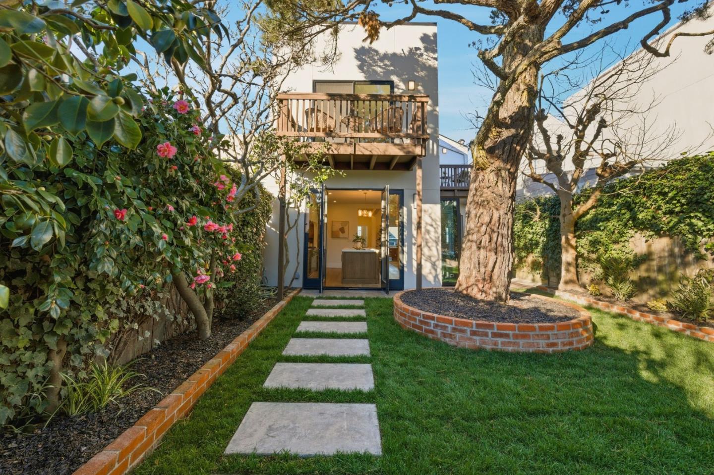 Detail Gallery Image 20 of 33 For 3761 21st St, San Francisco,  CA 94114 - 4 Beds | 3/1 Baths