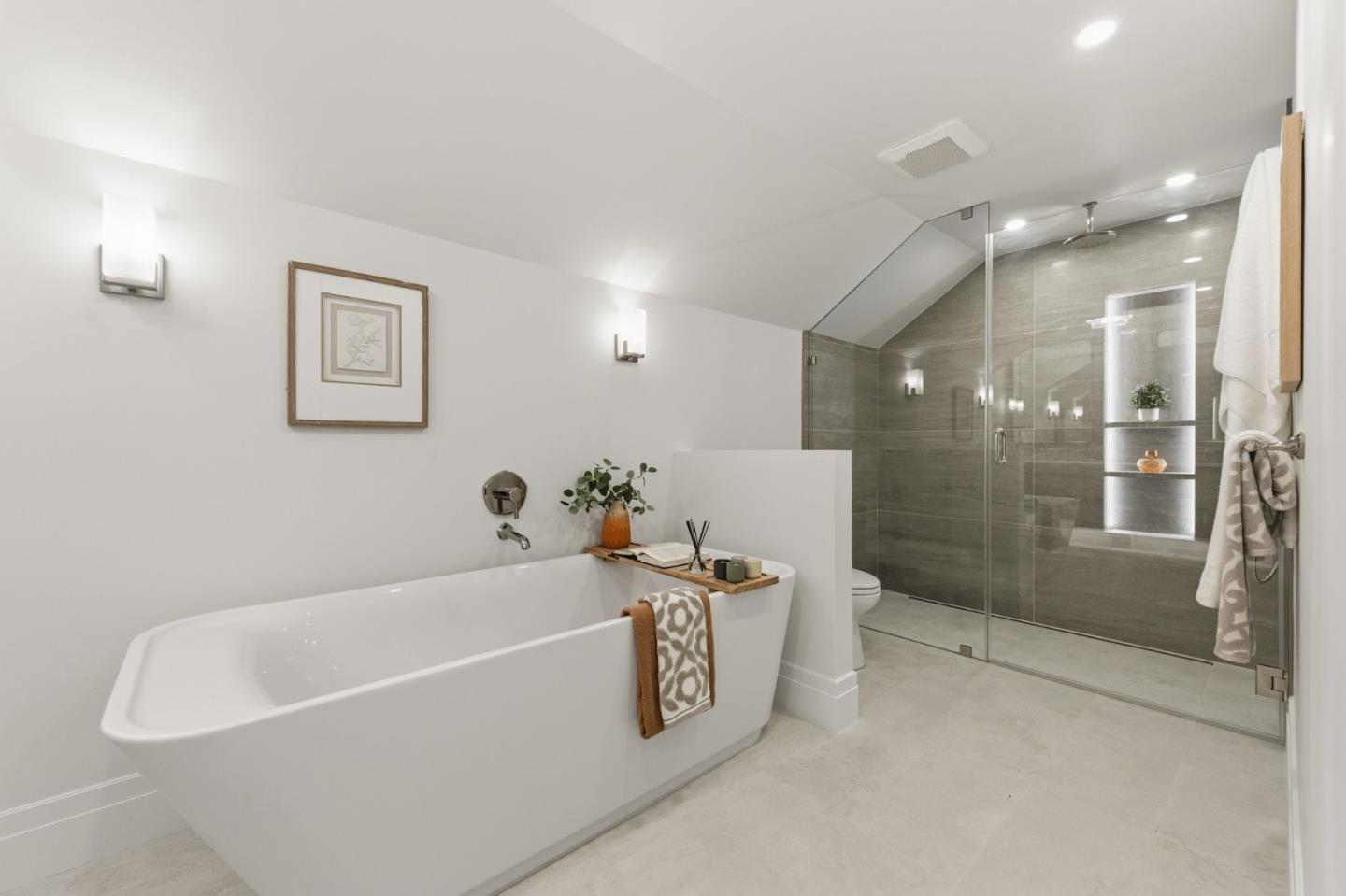 Detail Gallery Image 27 of 33 For 3761 21st St, San Francisco,  CA 94114 - 4 Beds | 3/1 Baths