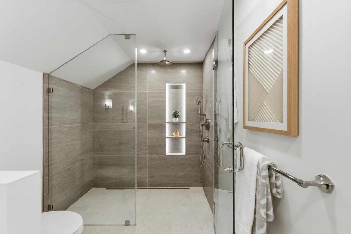 Detail Gallery Image 28 of 33 For 3761 21st St, San Francisco,  CA 94114 - 4 Beds | 3/1 Baths