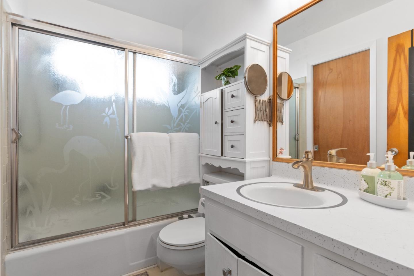 Detail Gallery Image 17 of 35 For 530 Rockaway Beach Ave, Pacifica,  CA 94044 - 3 Beds | 2 Baths