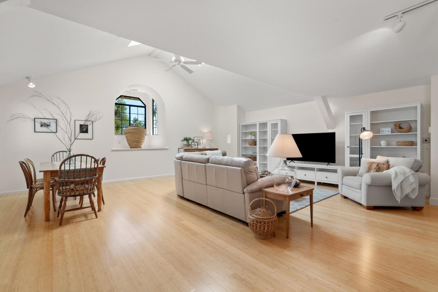 Detail Gallery Image 21 of 135 For 7919 Empire Grade, Santa Cruz,  CA 95060 - 7 Beds | 6/2 Baths