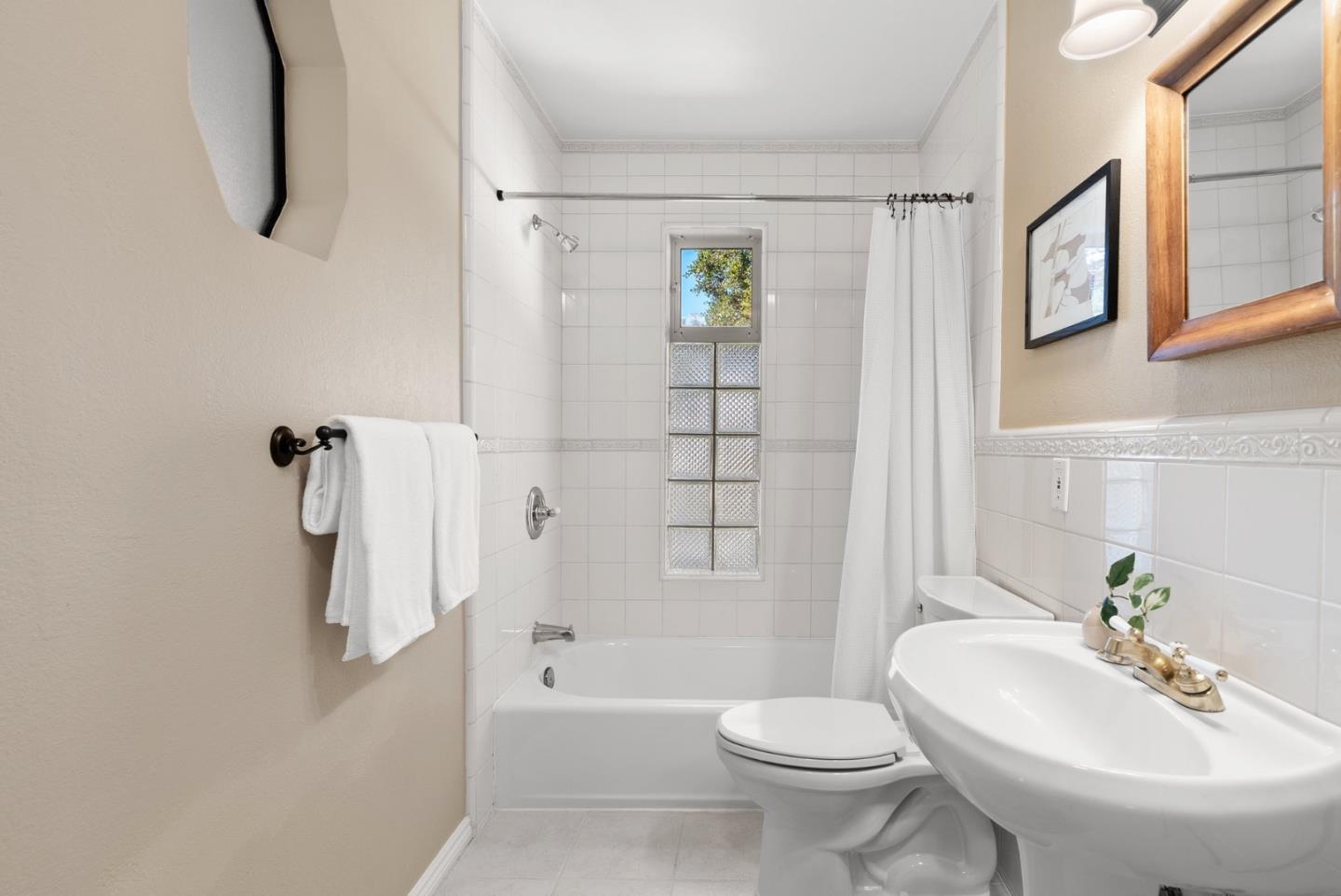 Detail Gallery Image 26 of 135 For 7919 Empire Grade, Santa Cruz,  CA 95060 - 7 Beds | 6/2 Baths