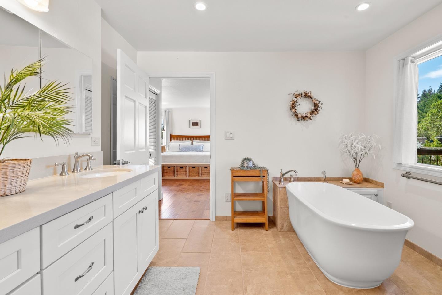 Detail Gallery Image 47 of 135 For 7919 Empire Grade, Santa Cruz,  CA 95060 - 7 Beds | 6/2 Baths