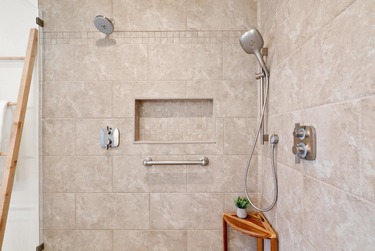 Detail Gallery Image 49 of 135 For 7919 Empire Grade, Santa Cruz,  CA 95060 - 7 Beds | 6/2 Baths