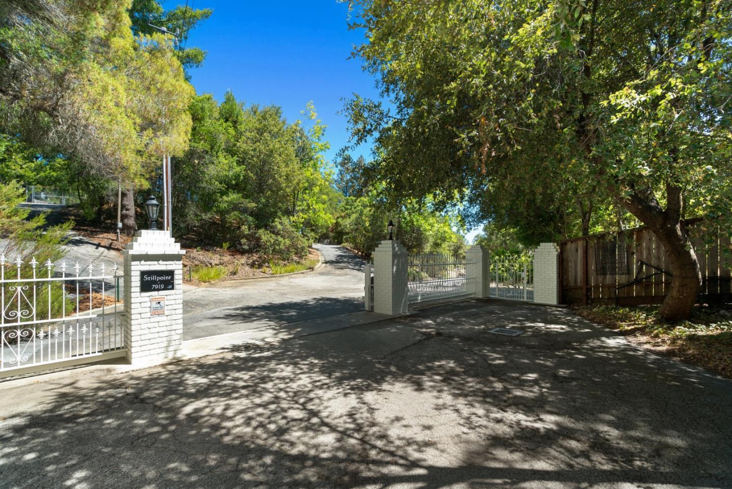 Detail Gallery Image 7 of 135 For 7919 Empire Grade, Santa Cruz,  CA 95060 - 7 Beds | 6/2 Baths