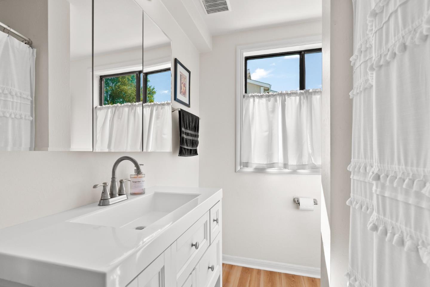 Detail Gallery Image 99 of 135 For 7919 Empire Grade, Santa Cruz,  CA 95060 - 7 Beds | 6/2 Baths