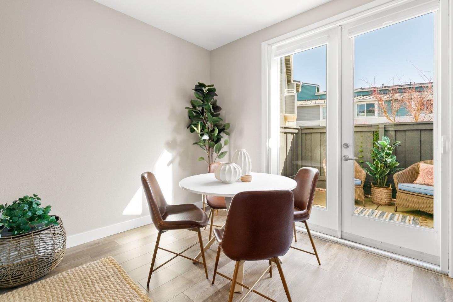 Detail Gallery Image 11 of 61 For 1066 41st Ave #D106,  Capitola,  CA 95010 - 2 Beds | 3 Baths