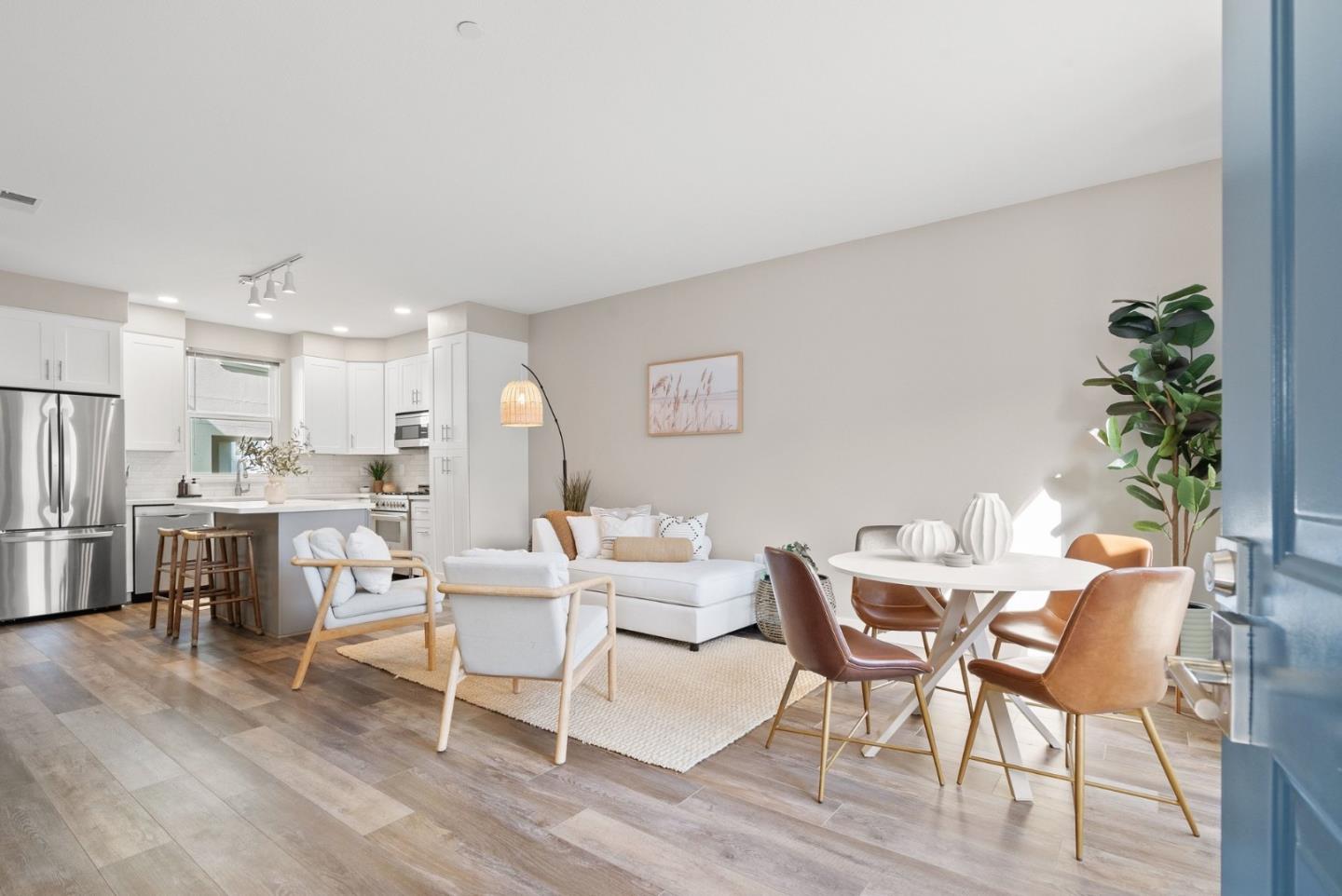 Detail Gallery Image 7 of 61 For 1066 41st Ave #D106,  Capitola,  CA 95010 - 2 Beds | 3 Baths