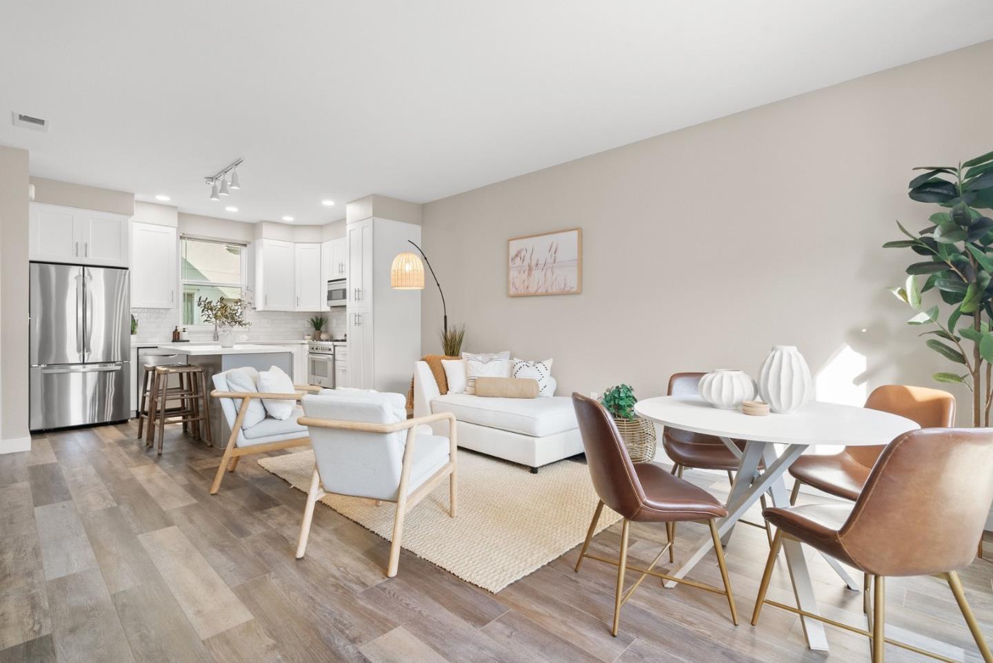 Detail Gallery Image 8 of 61 For 1066 41st Ave #D106,  Capitola,  CA 95010 - 2 Beds | 3 Baths