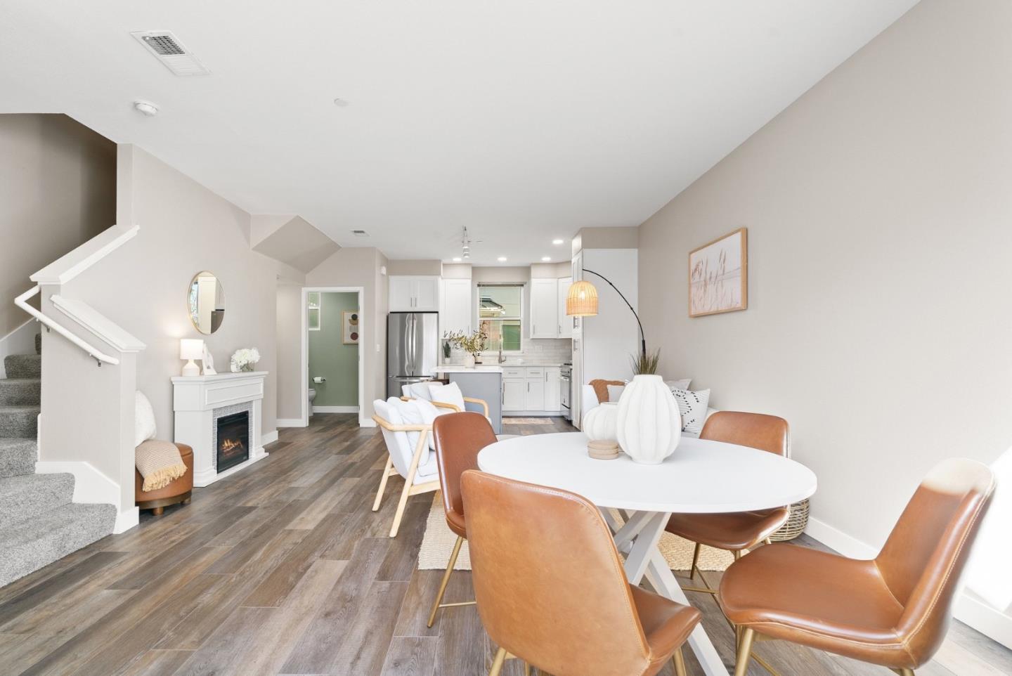 Detail Gallery Image 9 of 61 For 1066 41st Ave #D106,  Capitola,  CA 95010 - 2 Beds | 3 Baths