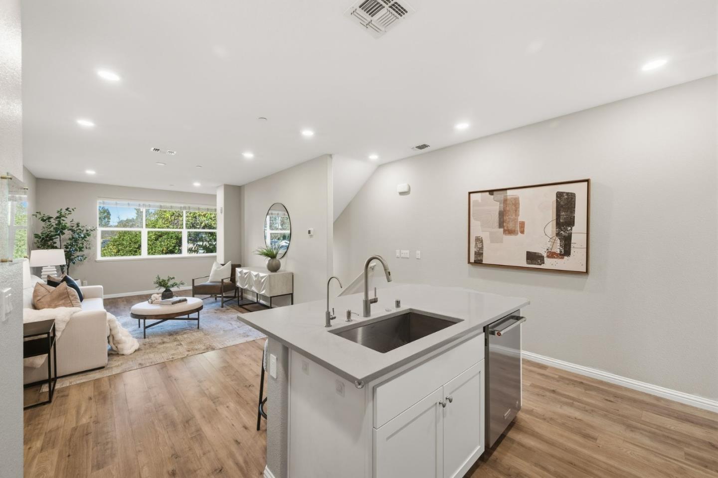 Detail Gallery Image 11 of 36 For 1915 Nevets Ln, San Jose,  CA 95133 - 3 Beds | 4 Baths