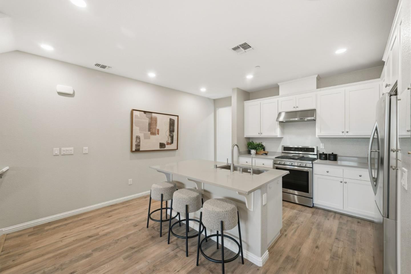 Detail Gallery Image 12 of 36 For 1915 Nevets Ln, San Jose,  CA 95133 - 3 Beds | 4 Baths