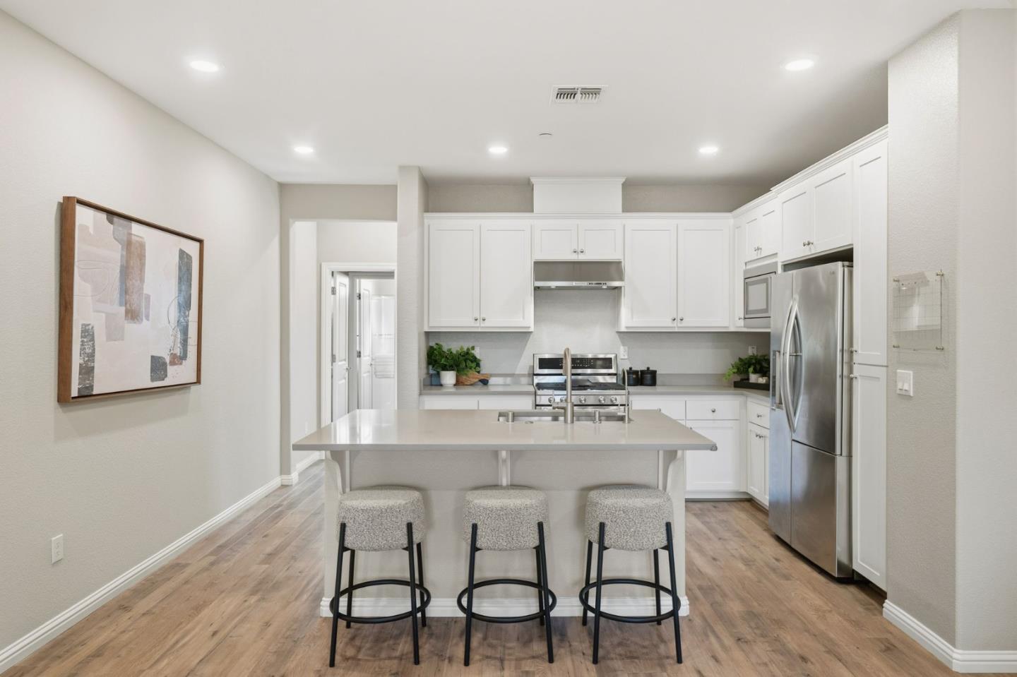 Detail Gallery Image 13 of 36 For 1915 Nevets Ln, San Jose,  CA 95133 - 3 Beds | 4 Baths