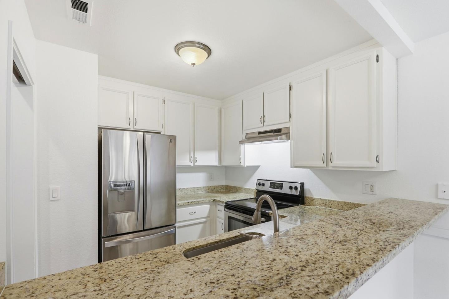Detail Gallery Image 10 of 26 For 5688 Makati Cir #H,  San Jose,  CA 95123 - 1 Beds | 1 Baths