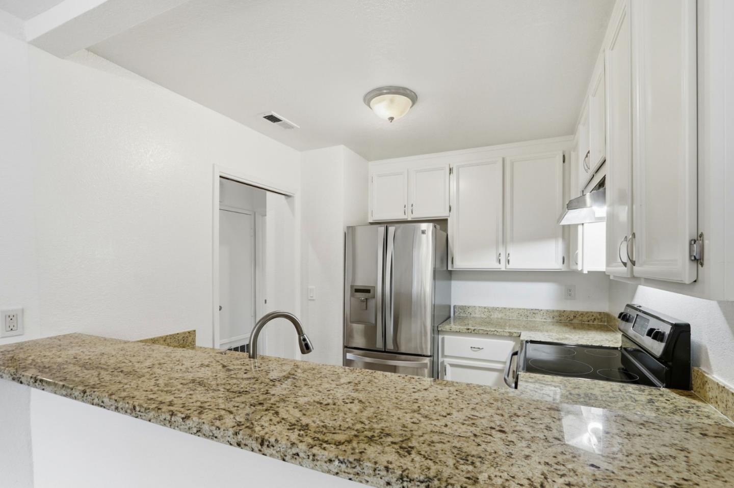 Detail Gallery Image 11 of 26 For 5688 Makati Cir #H,  San Jose,  CA 95123 - 1 Beds | 1 Baths