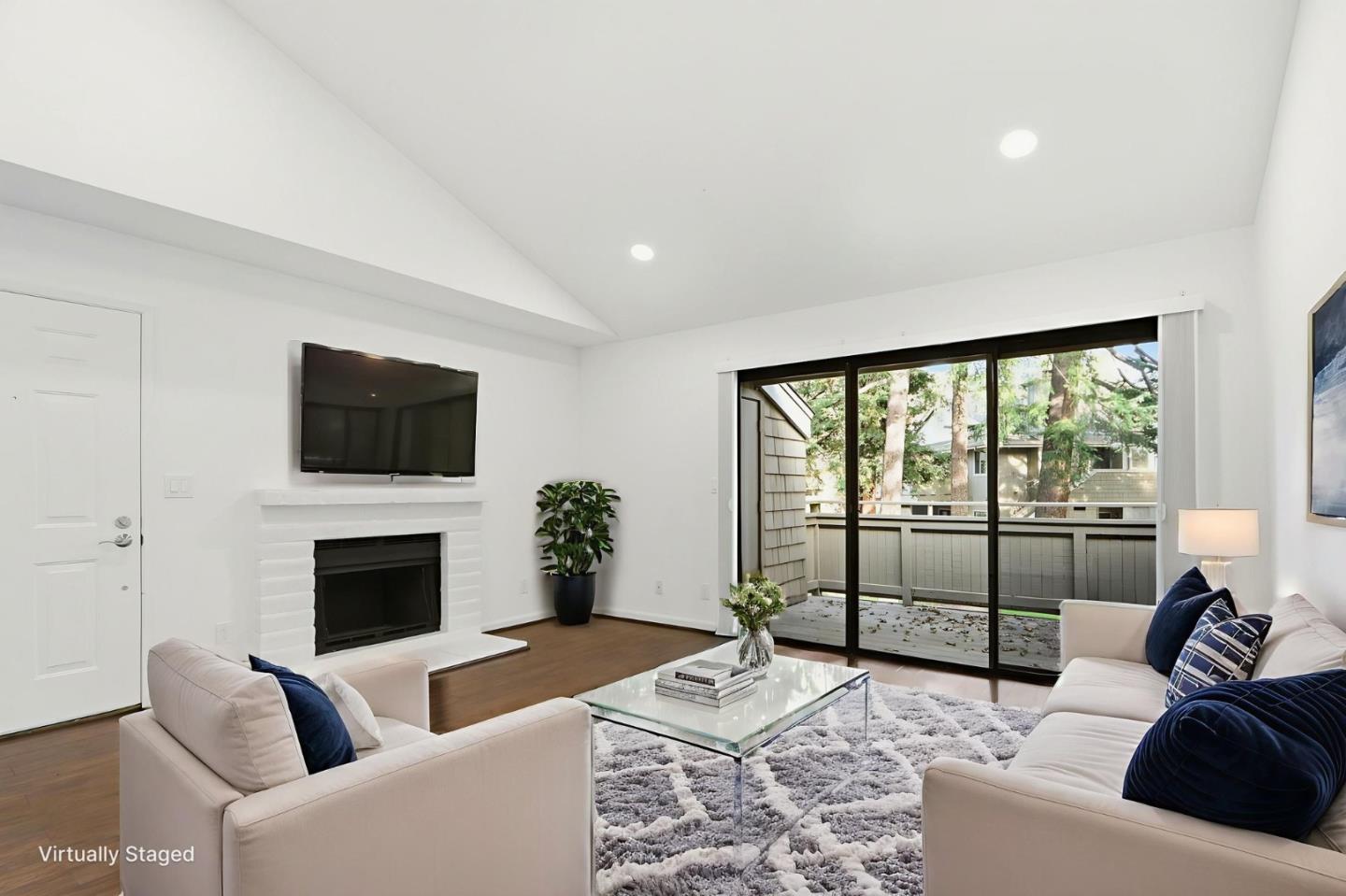 Detail Gallery Image 3 of 26 For 5688 Makati Cir #H,  San Jose,  CA 95123 - 1 Beds | 1 Baths