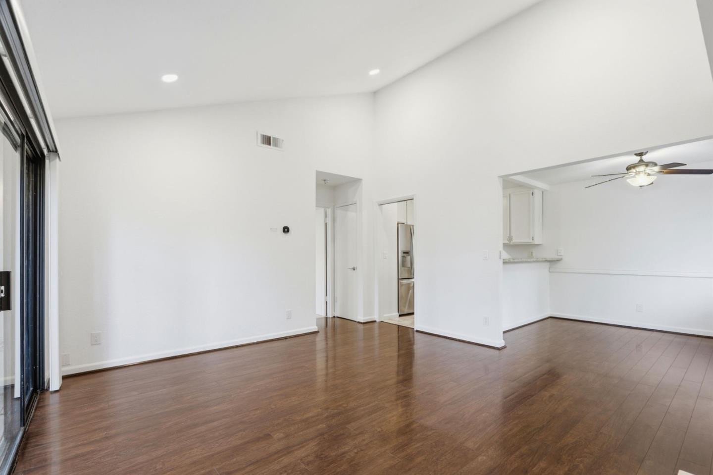 Detail Gallery Image 5 of 26 For 5688 Makati Cir #H,  San Jose,  CA 95123 - 1 Beds | 1 Baths