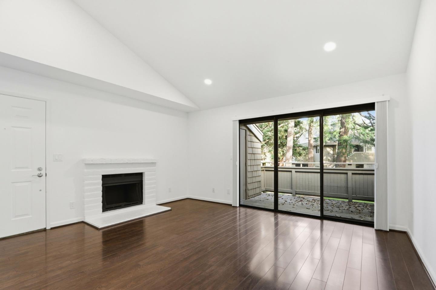 Detail Gallery Image 6 of 26 For 5688 Makati Cir #H,  San Jose,  CA 95123 - 1 Beds | 1 Baths