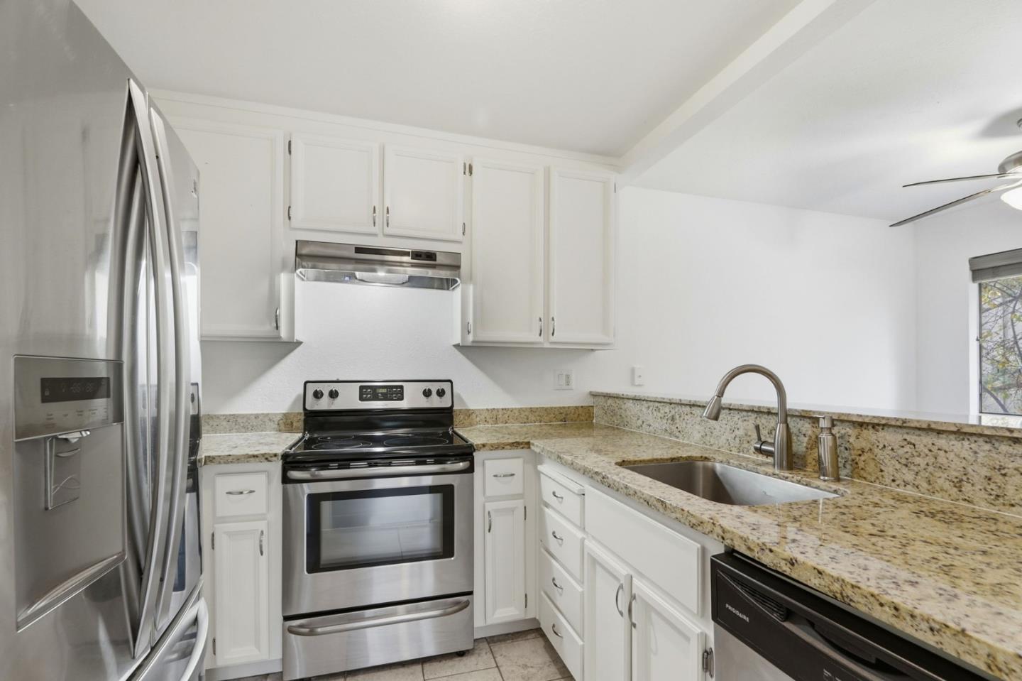 Detail Gallery Image 9 of 26 For 5688 Makati Cir #H,  San Jose,  CA 95123 - 1 Beds | 1 Baths