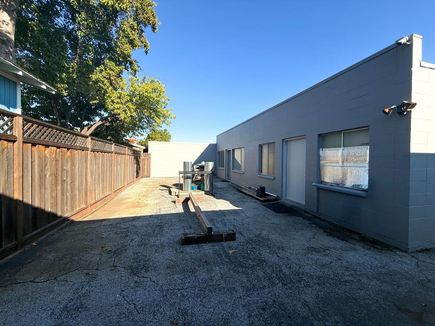 Detail Gallery Image 13 of 16 For 932 Terminal Way, San Carlos,  CA 94070 - – Beds | – Baths