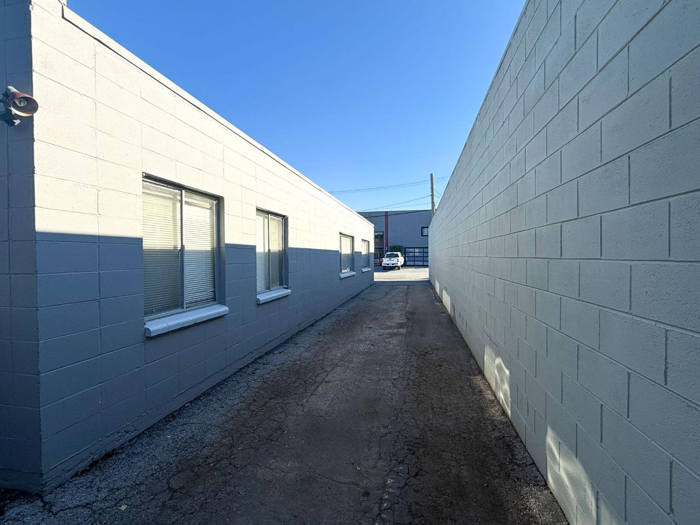 Detail Gallery Image 14 of 16 For 932 Terminal Way, San Carlos,  CA 94070 - – Beds | – Baths