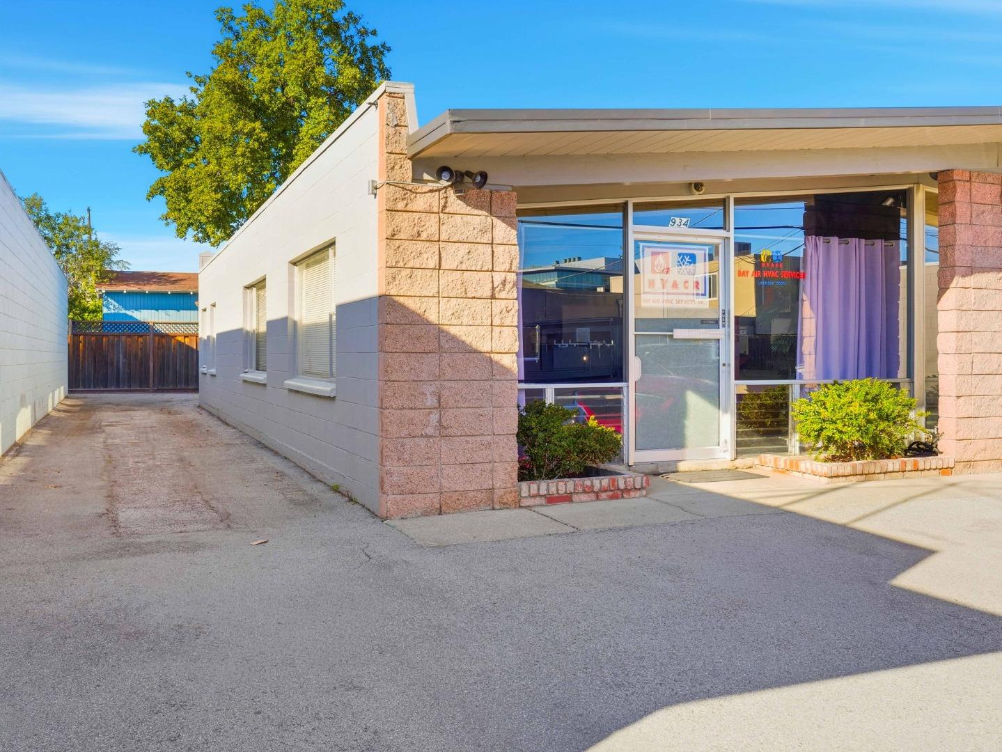 Detail Gallery Image 2 of 16 For 932 Terminal Way, San Carlos,  CA 94070 - – Beds | – Baths