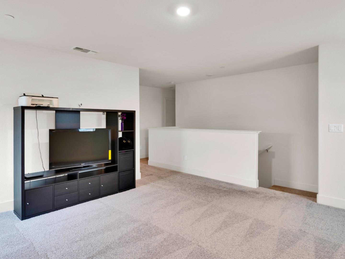 Detail Gallery Image 16 of 47 For 1672 Thistle Ln, Los Banos,  CA 93635 - 5 Beds | 3/1 Baths