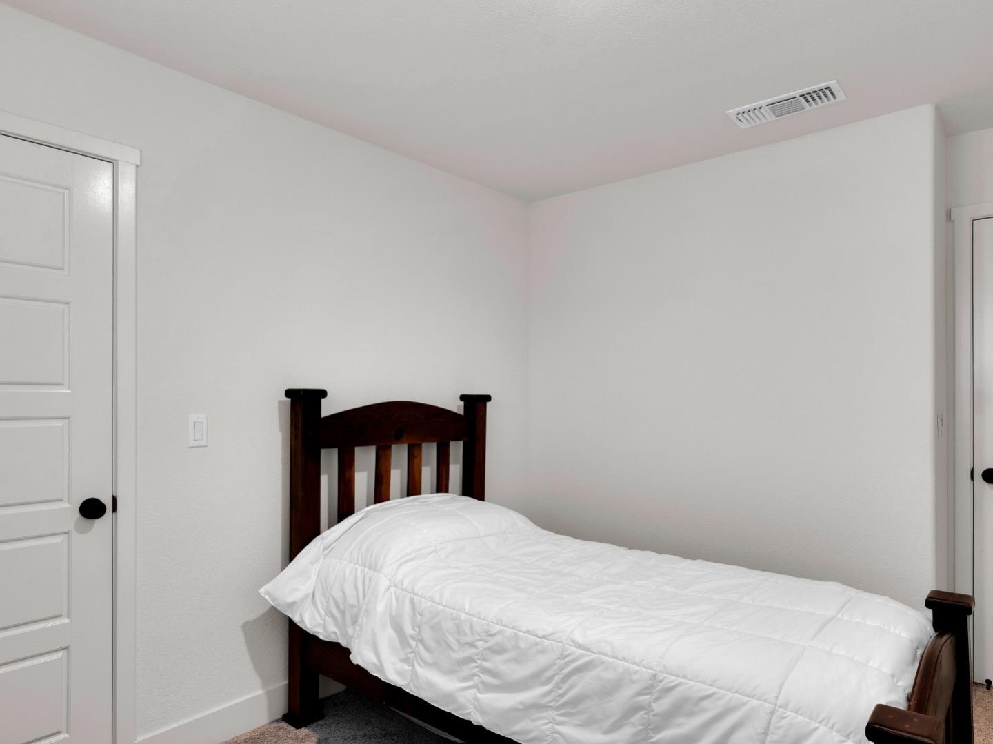 Detail Gallery Image 31 of 47 For 1672 Thistle Ln, Los Banos,  CA 93635 - 5 Beds | 3/1 Baths