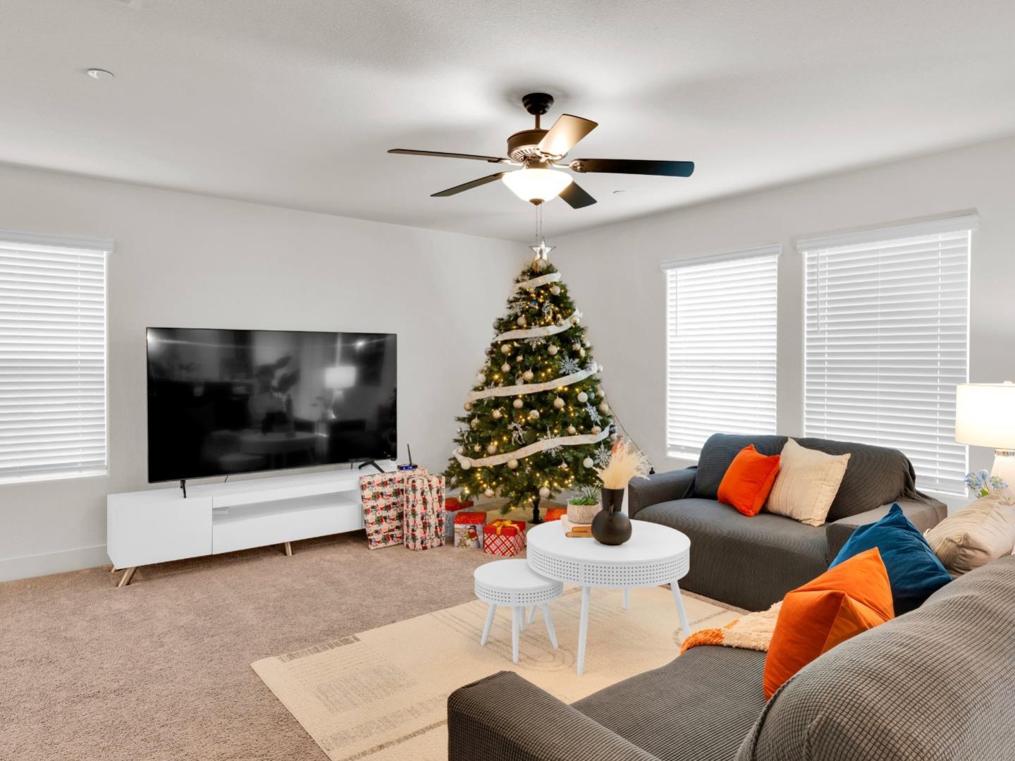 Detail Gallery Image 8 of 47 For 1672 Thistle Ln, Los Banos,  CA 93635 - 5 Beds | 3/1 Baths