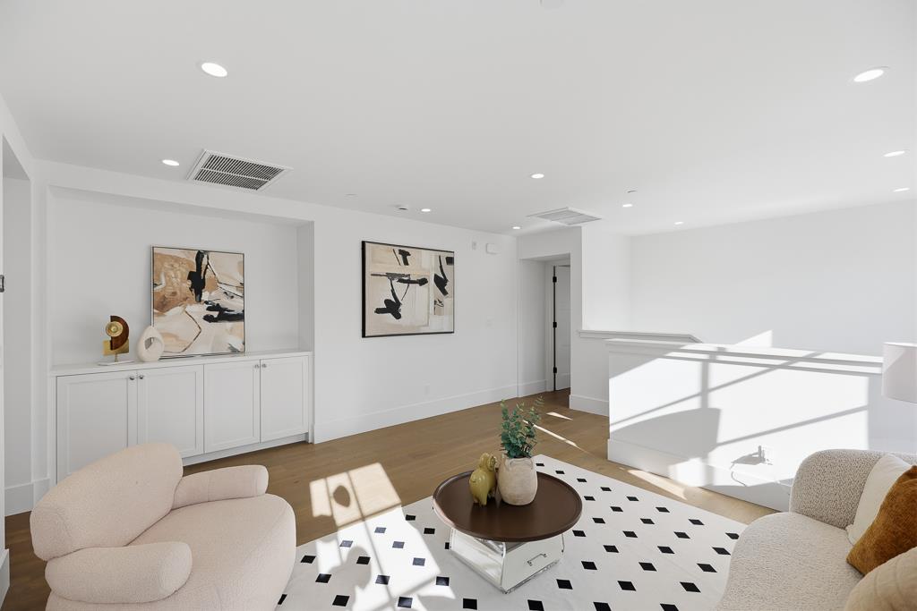 Detail Gallery Image 22 of 52 For 3231 Lanelle Pl, San Jose,  CA 95124 - 4 Beds | 4/1 Baths