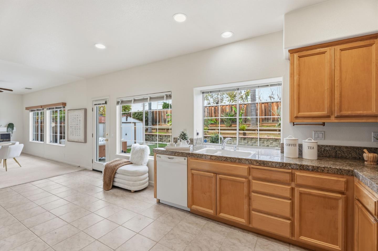 Detail Gallery Image 9 of 44 For 175 Avenida Espana, San Jose,  CA 95139 - 4 Beds | 3 Baths