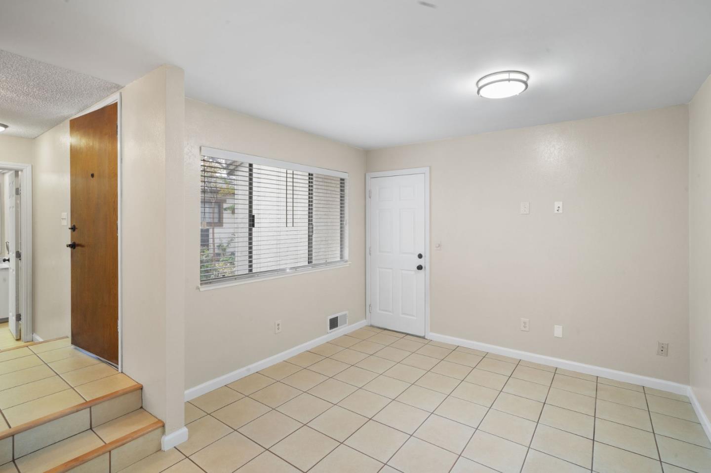 Detail Gallery Image 10 of 29 For 7124 Point Dunes Ct, San Jose,  CA 95139 - 3 Beds | 2/1 Baths