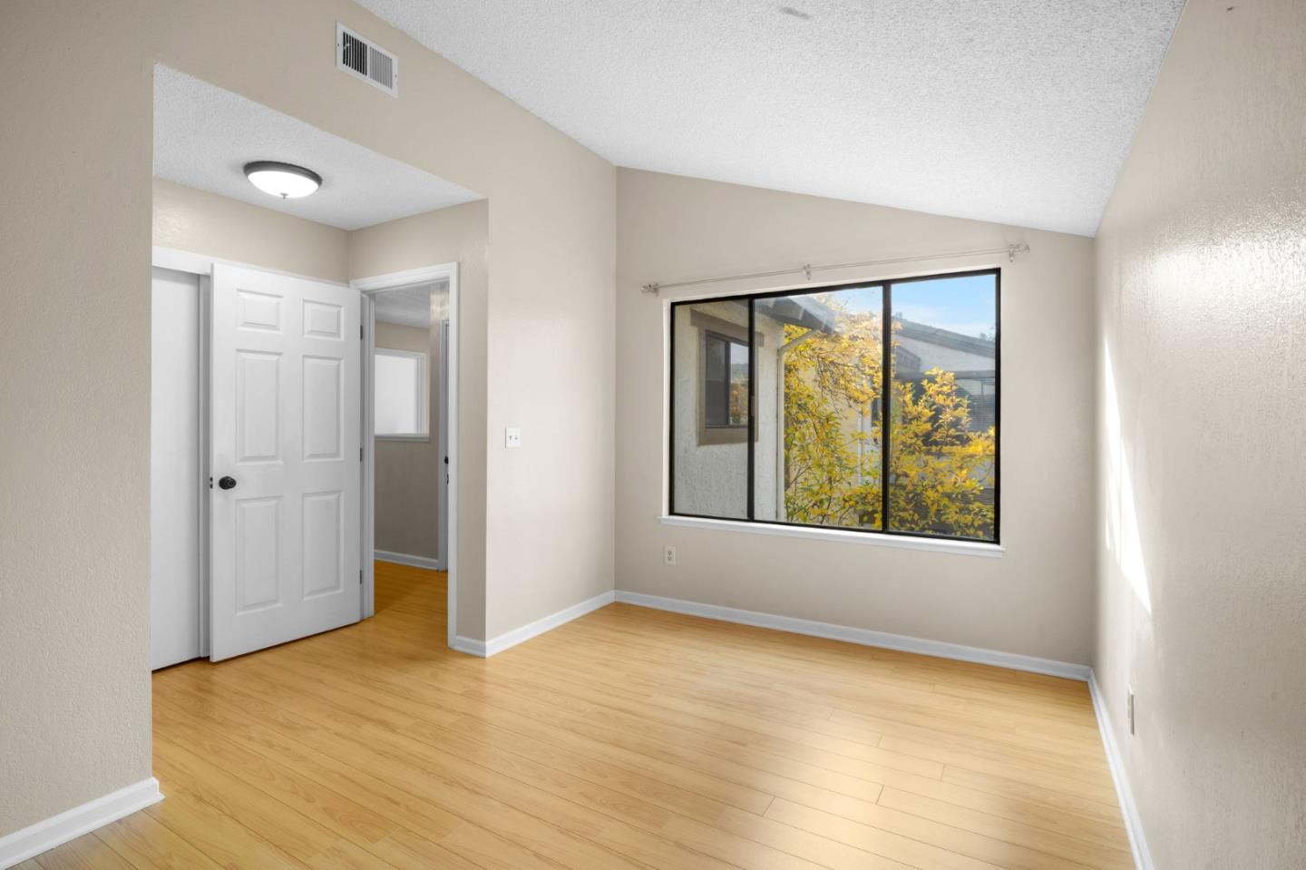 Detail Gallery Image 21 of 29 For 7124 Point Dunes Ct, San Jose,  CA 95139 - 3 Beds | 2/1 Baths