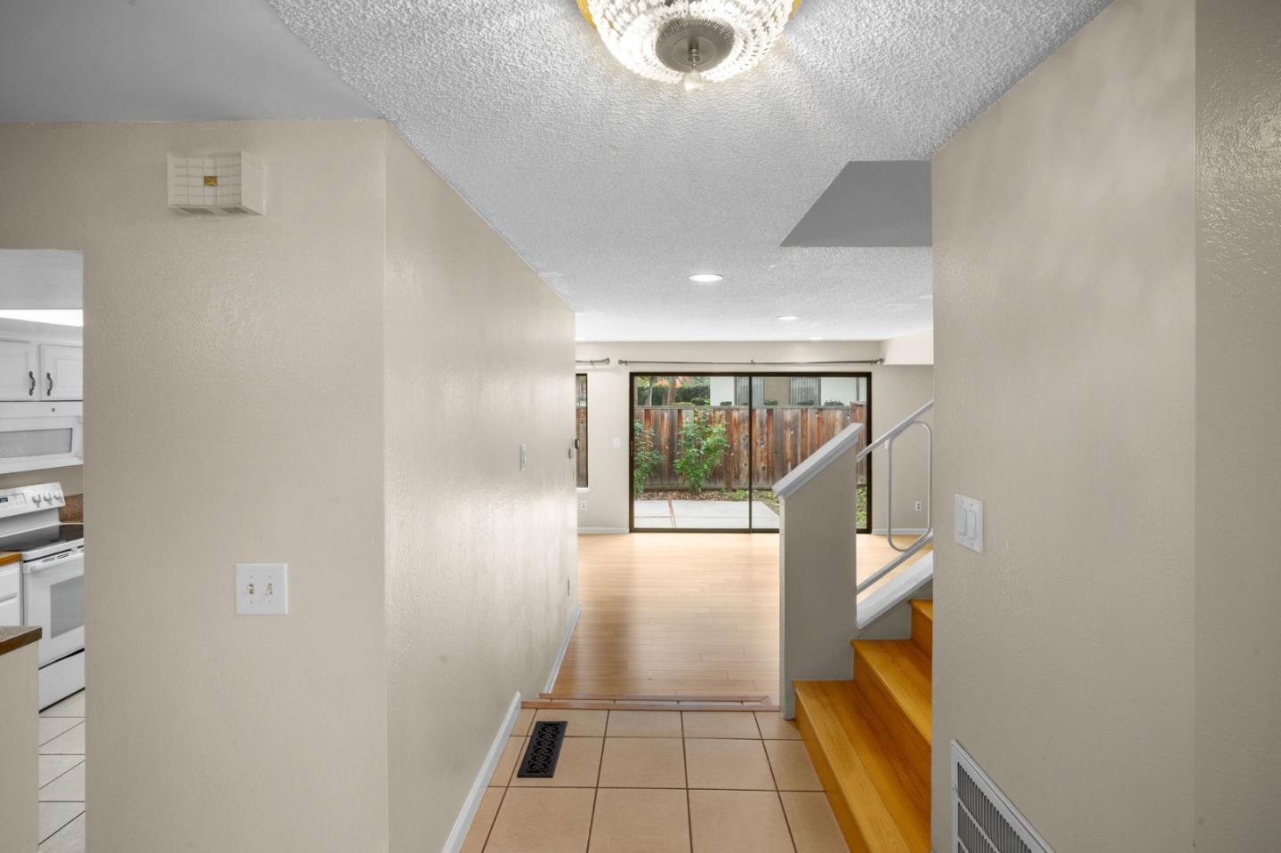 Detail Gallery Image 4 of 29 For 7124 Point Dunes Ct, San Jose,  CA 95139 - 3 Beds | 2/1 Baths