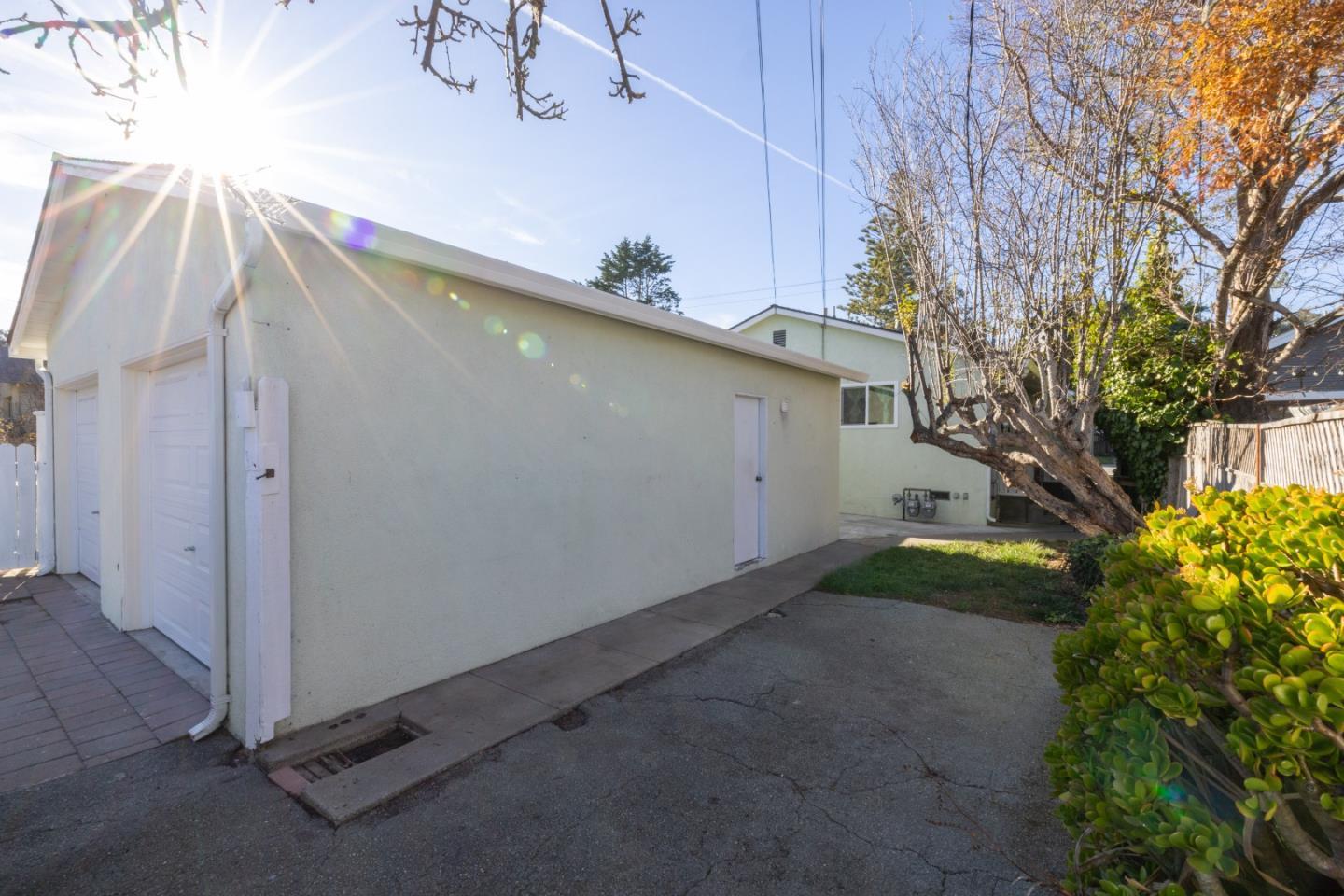 Detail Gallery Image 42 of 74 For 609 Congress Ave, Pacific Grove,  CA 93950 - 6 Beds | 2 Baths