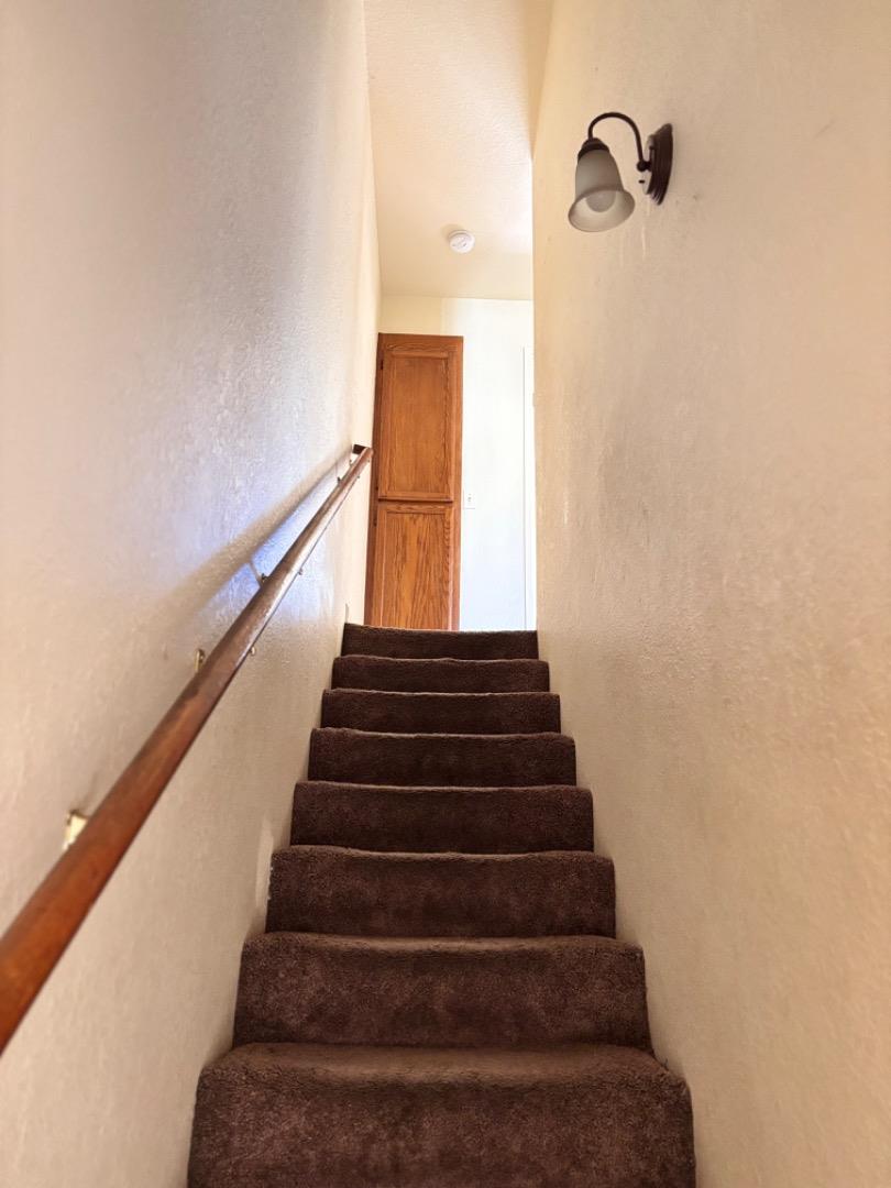 Detail Gallery Image 10 of 19 For 110 W Rossi St #2,  Salinas,  CA 93901 - 2 Beds | 1/1 Baths