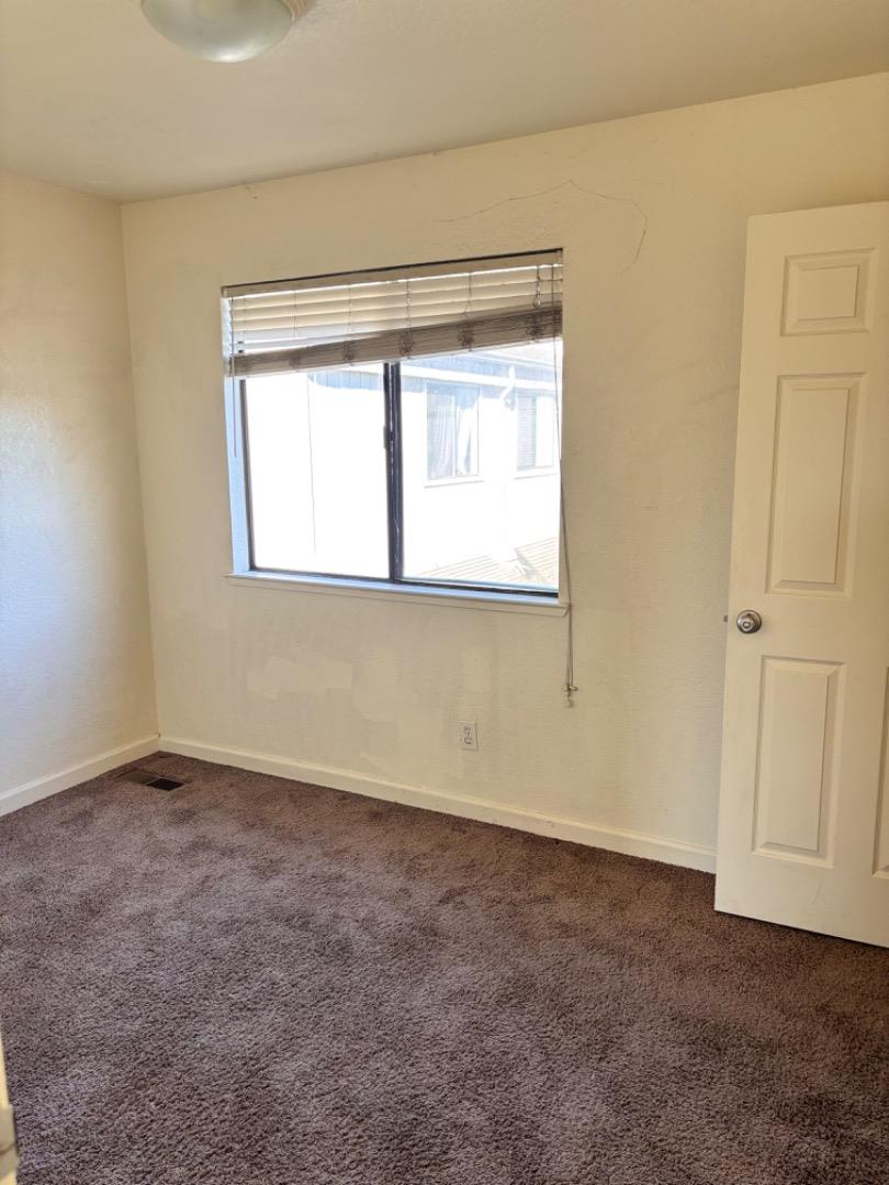 Detail Gallery Image 13 of 19 For 110 W Rossi St #2,  Salinas,  CA 93901 - 2 Beds | 1/1 Baths