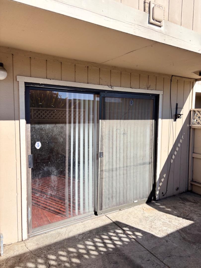 Detail Gallery Image 6 of 19 For 110 W Rossi St #2,  Salinas,  CA 93901 - 2 Beds | 1/1 Baths