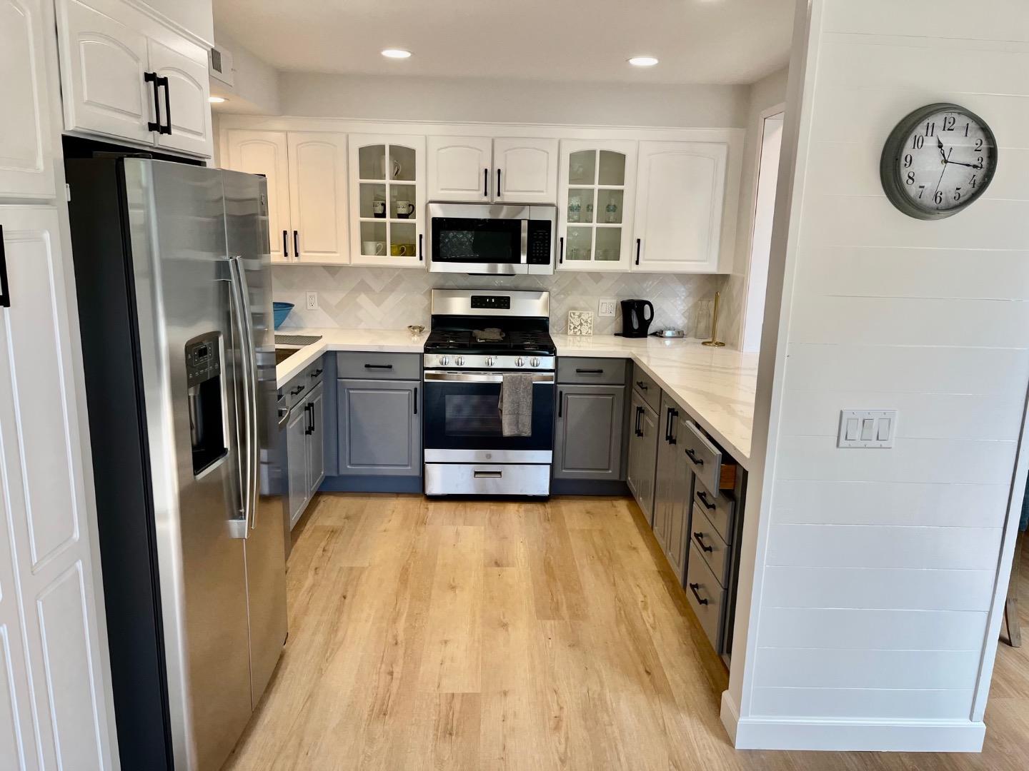 Detail Gallery Image 9 of 9 For 5525 Scotts Valley Dr, Scotts Valley,  CA 95066 - 3 Beds | 1/1 Baths