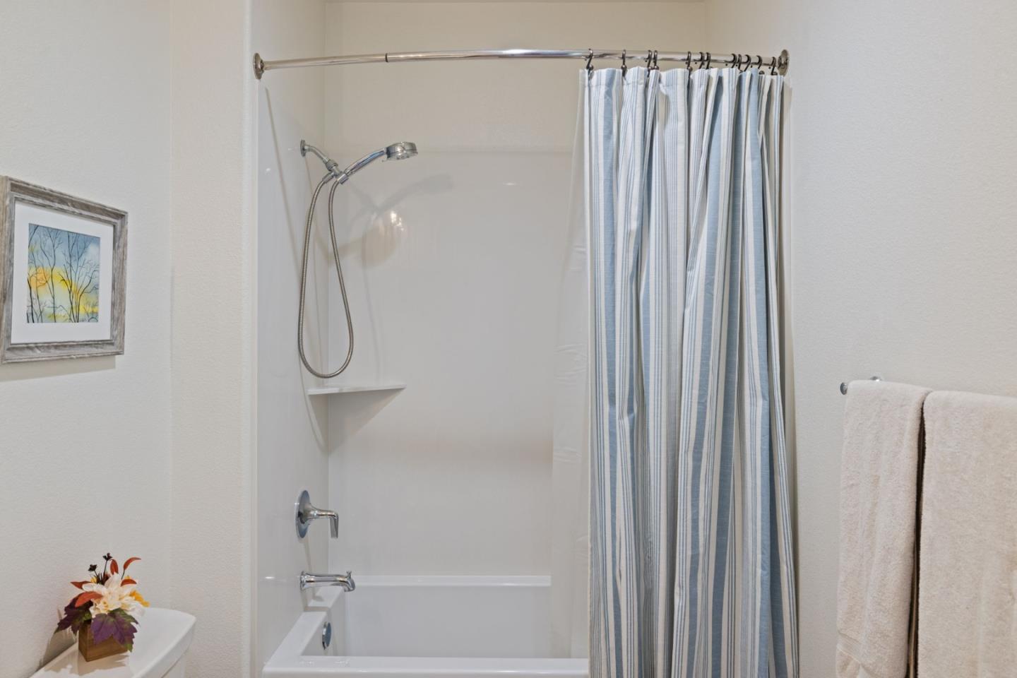 Detail Gallery Image 12 of 63 For 1110 Mcclellan, Hollister,  CA 95023 - 2 Beds | 2 Baths